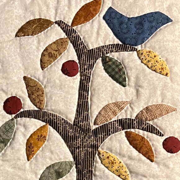 Hand Stitched Folk Art Log Cabin Patchwork & Bird Appliqué Quilt Wall Hanging - Picture 5 of 12